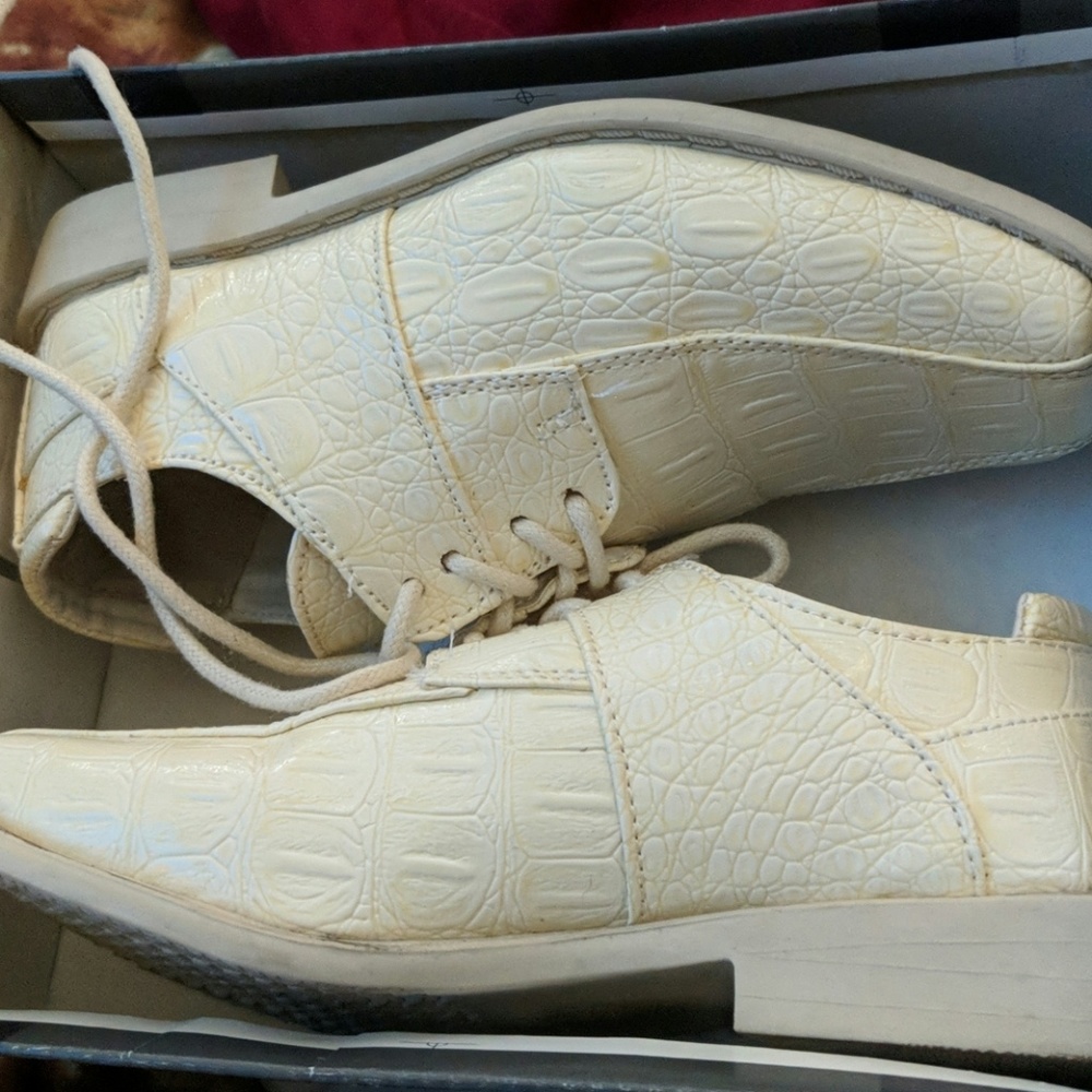 Dress shoes